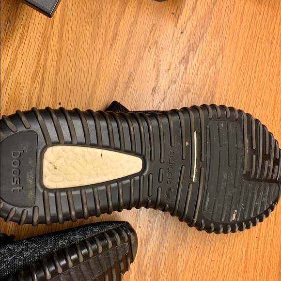 yeezy 350 pirate black’s - Picture 4 of 7